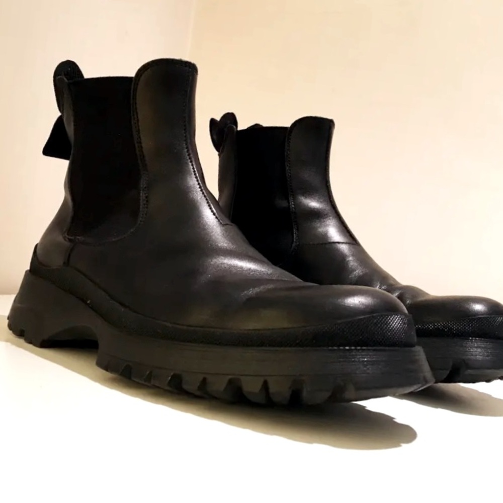 Prada Men's Black Leather Chelsea Boots